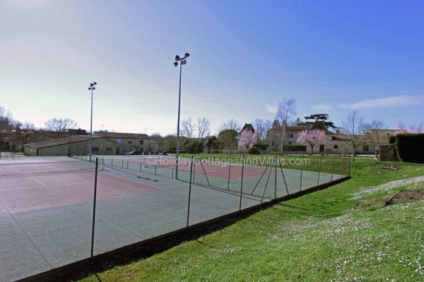 Public Tennis Courts In St Sernin