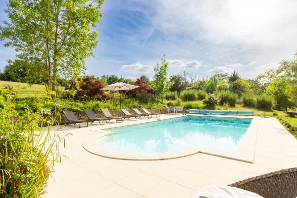 Balnchet is a Luxury holiday villa in SW France, air conditioned, heated pool, stunning views, walk to cafe, Near Duras and Monsegur Aquitaine