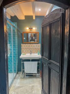 Bedroom 2 dedicated shower and wc is next to the bedroom