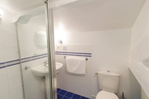 Bedroom 2 en-suite shower and wc