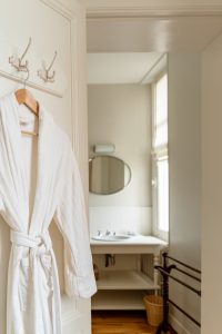 Bedroom 4 en-suite shower room and wc, Château de Bel Air, Lalande-de-Pomerol near Bordeaux, France