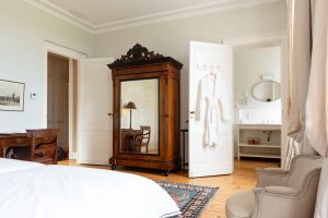 Bedroom 4 with an en-suite walk-in shower room and a wc, Château de Bel Air, Lalande-de-Pomerol near Bordeaux, France