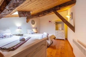 Jubin, Bedroom 5, on the upper floor, next to bedroom 4