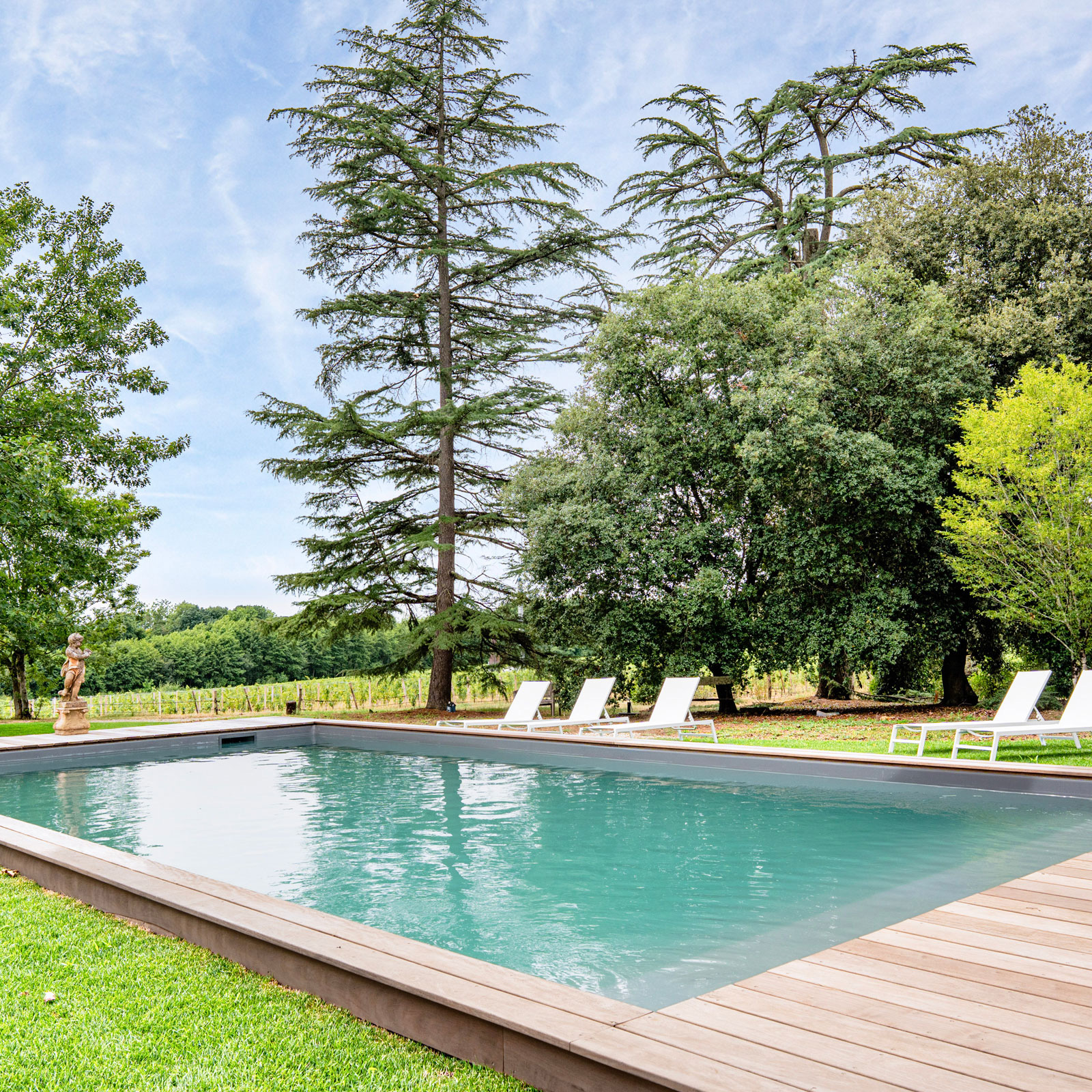 Chateau de Bel Air private swimming pool, luxury holiday accommodation near Pomerol near Saint Emilion and Bordeaux