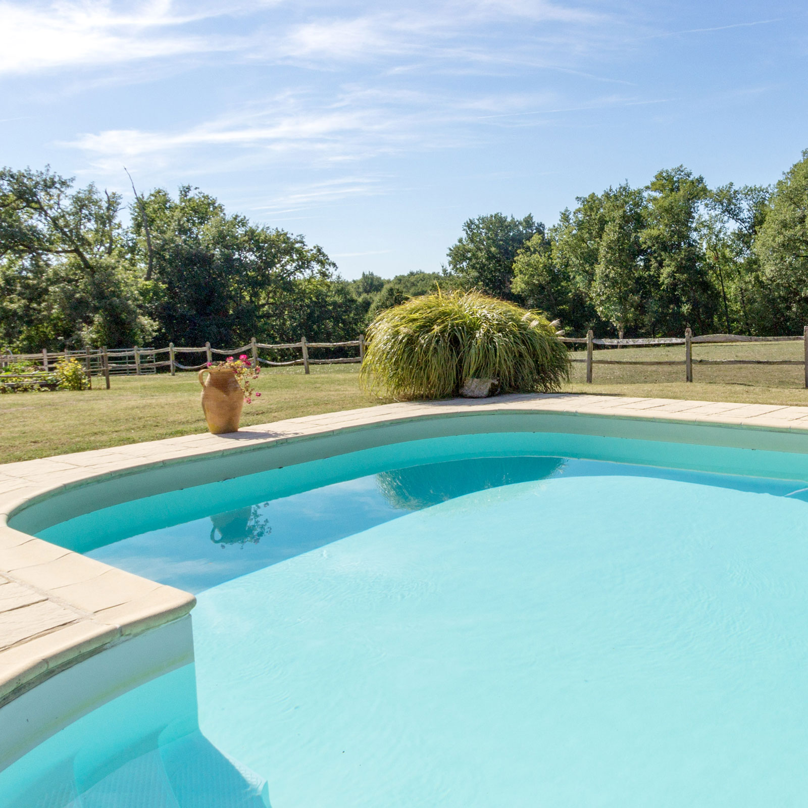 Domaine de Colombat Dordogne gite for 2 with pool