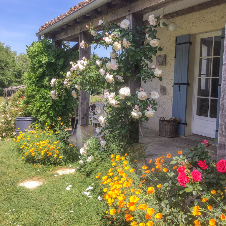 Domaine de Colombat holiday cottage in South West France, ideal for 2 guests with 1 bedrooms and a pool