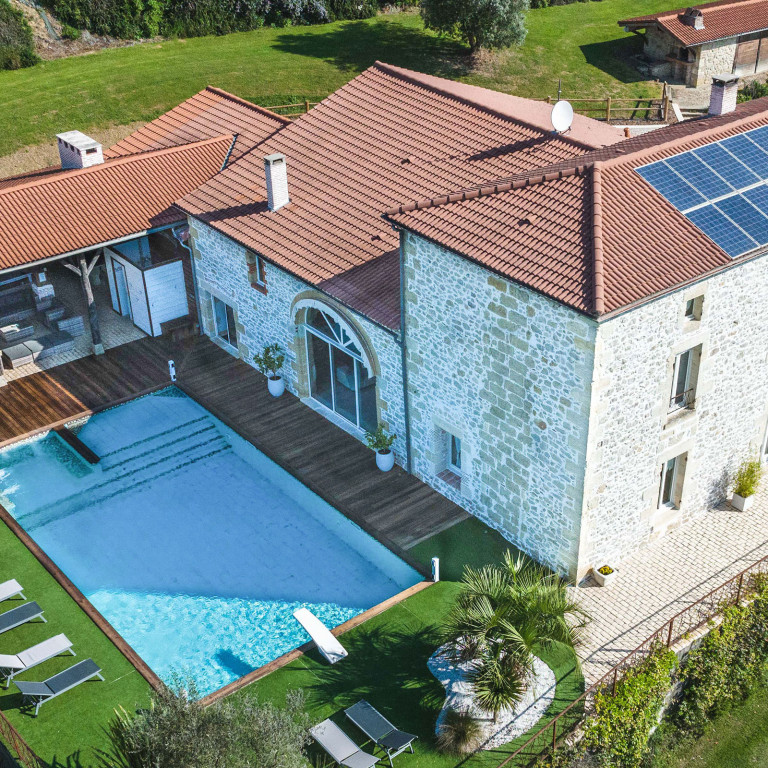 Gite Domaine de Lorette large holiday villa near Monsegur in SW France