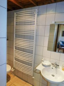 Double bedroom 1 en suite shower and wc