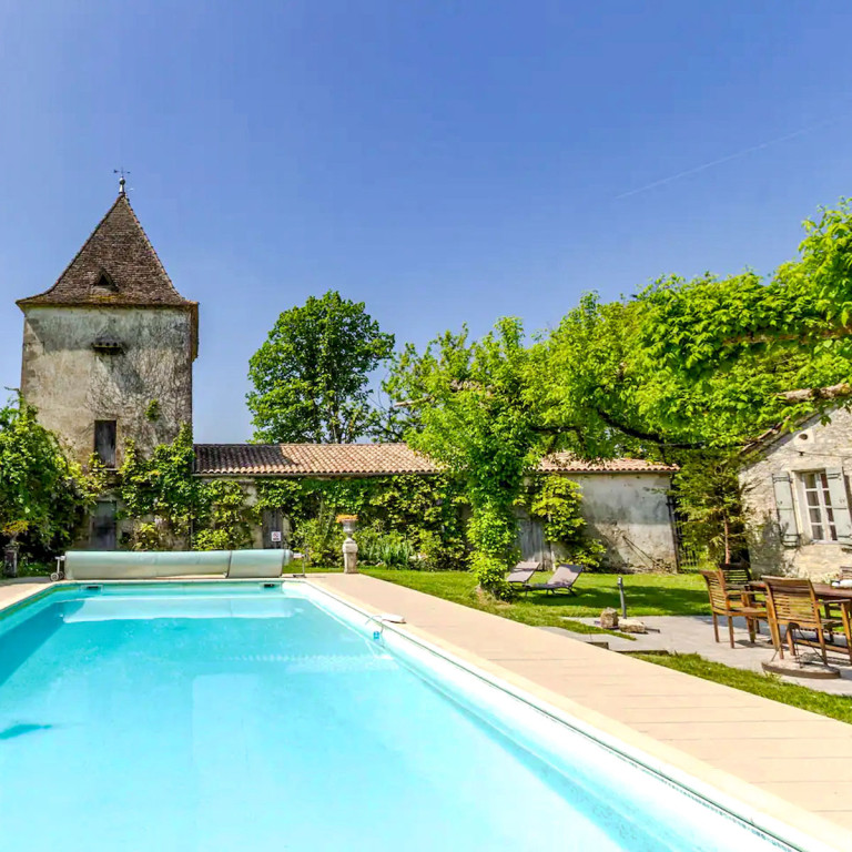 Favreau holiday villa in SW France with a private pool