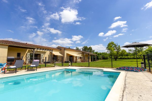 Fenced and gated private 10x5m pool