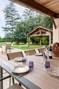 Chateau de Bel Air luxury holiday accommodation near Pomerol near Saint-Émilion and Bordeaux, Southwest France