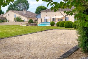 Jubin is a 5 bedroom villa in SW France near Bordeaux and Bergerac
