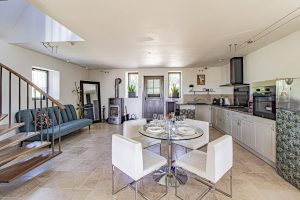 La Prairie kitchen and dining