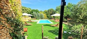 La Prairie, looking to the pool