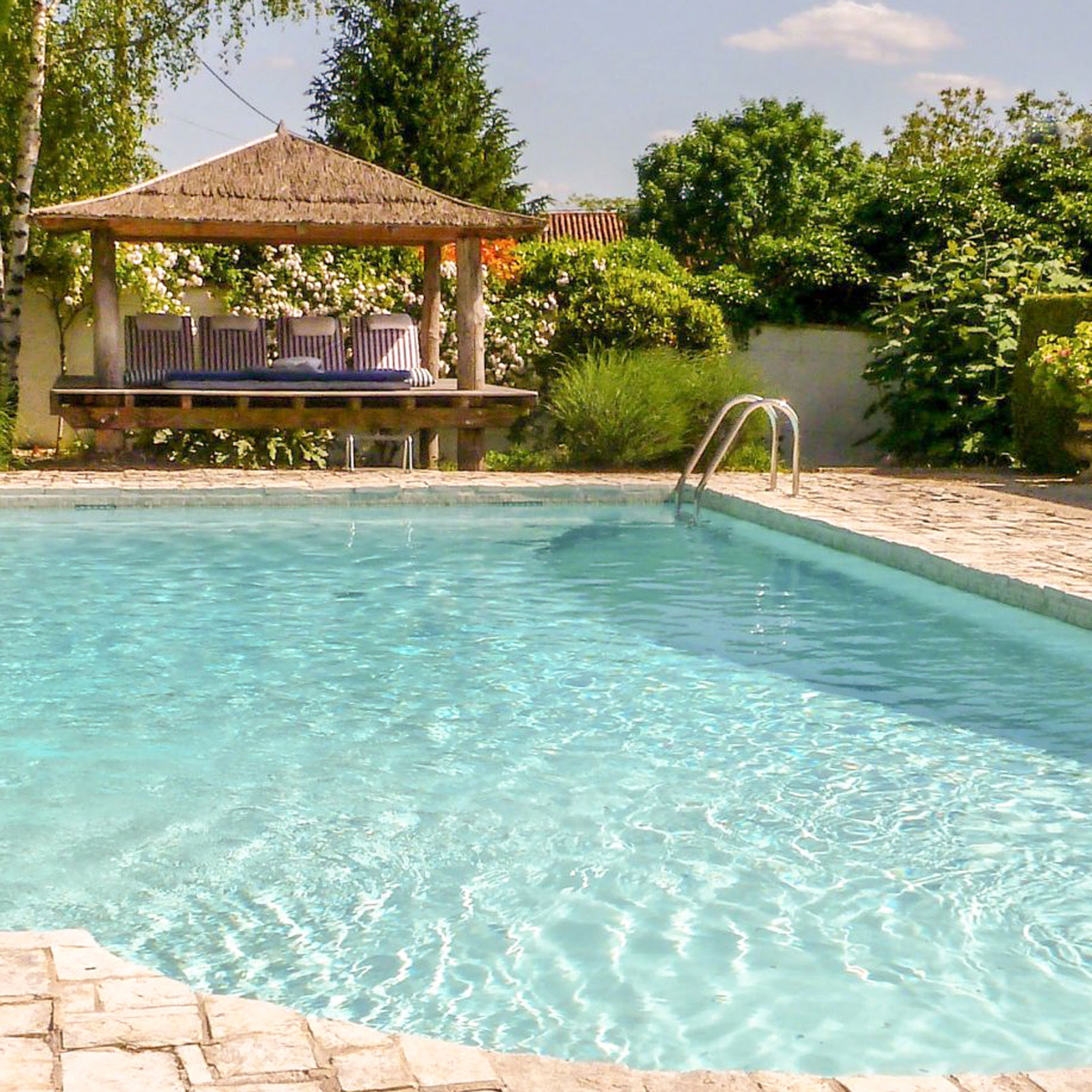 La Roussie holiday villa in the Dordogne with a private pool SWFrance