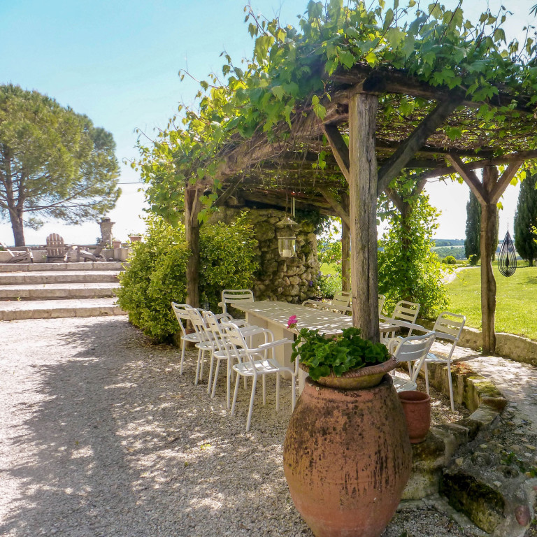 La Roussie holiday villa in the Dordogne with a private pool SWFrance