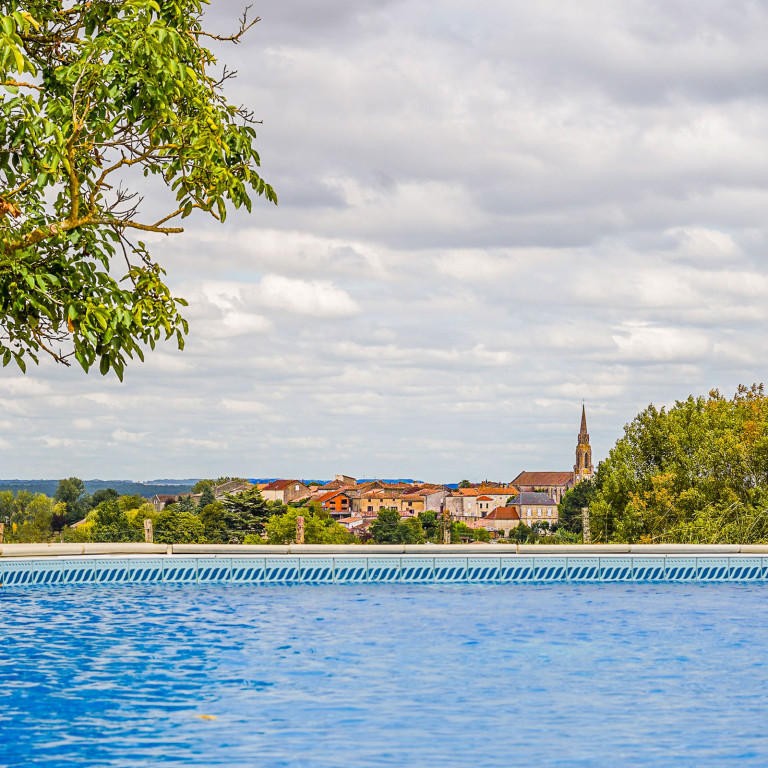 Les Rosiers holiday villa with private pool near Duras and Monsegur, Southwest France countryside views