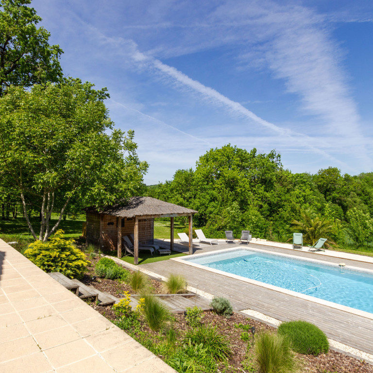 Le Hameau Galice gites near Duras with a pool