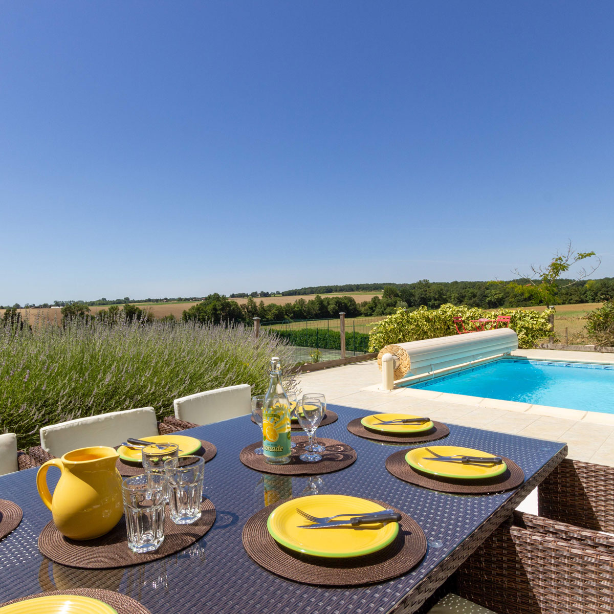 Le Rieutord holiday villa near Duras sw France, private pool and tennis court