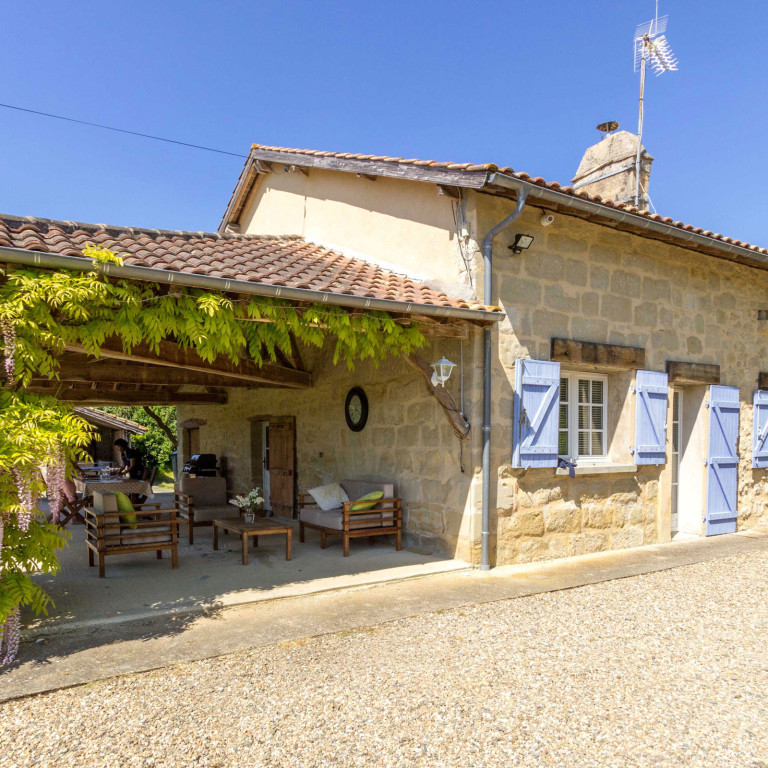 Le Verger is a holiday villa near Eymet in southwest France