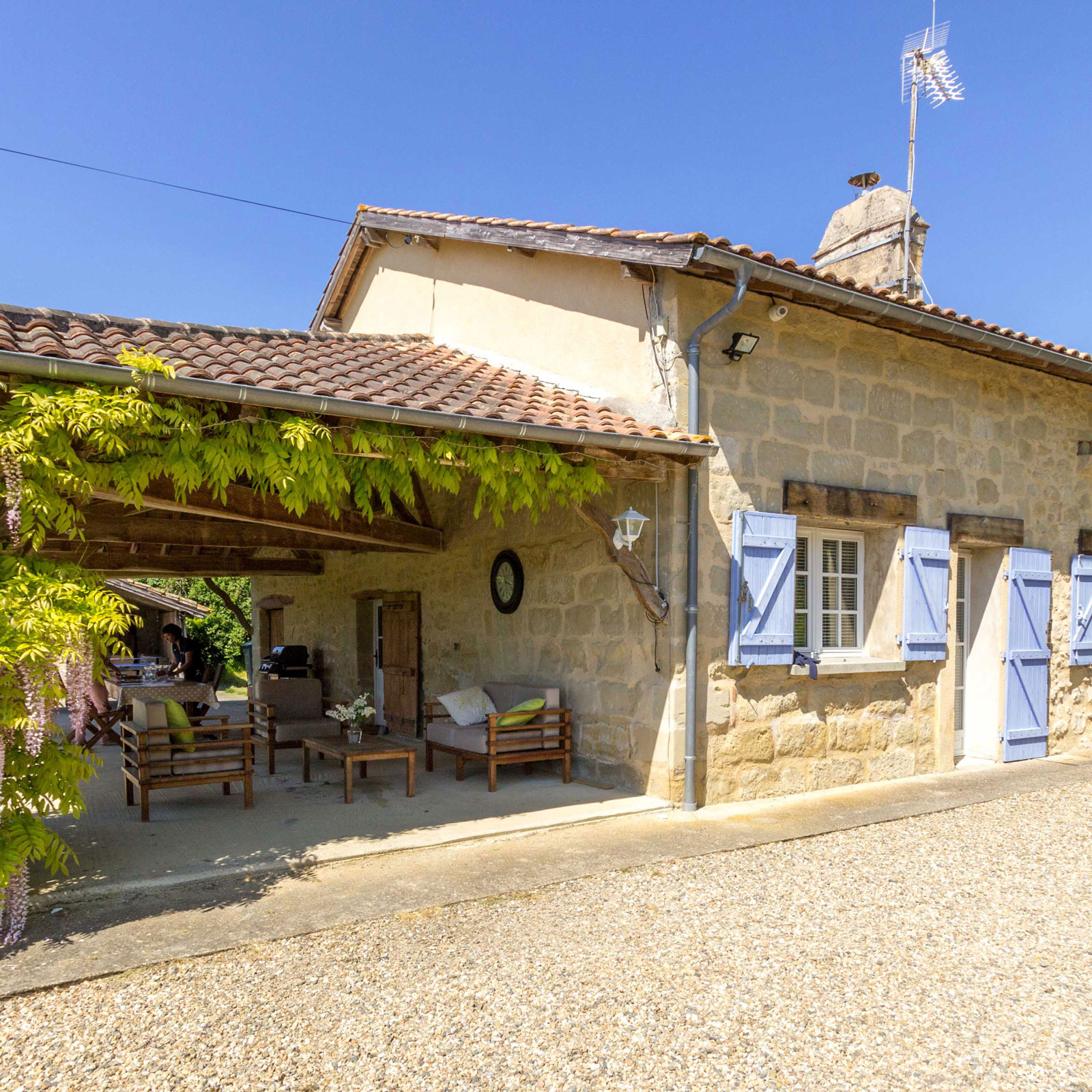 Le Verger holiday villa in SW France with a secure gated private pool near Eymet Bergerac south west france