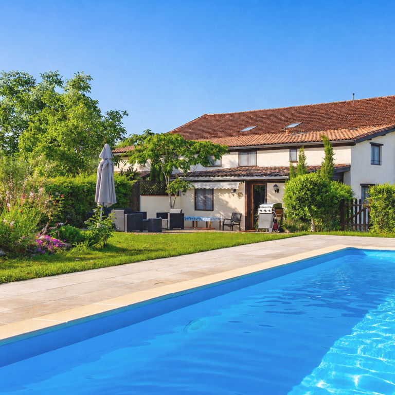 Les Oliviers with a Private Pool near Duras, near Bordeaux & Bergerac