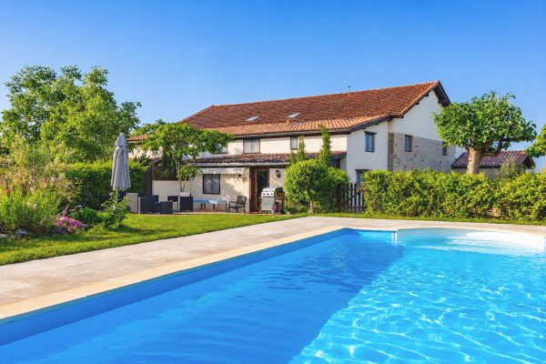 Les Oliviers 3 bedroom villa with a private Pool near Duras, near Bordeaux & Bergerac