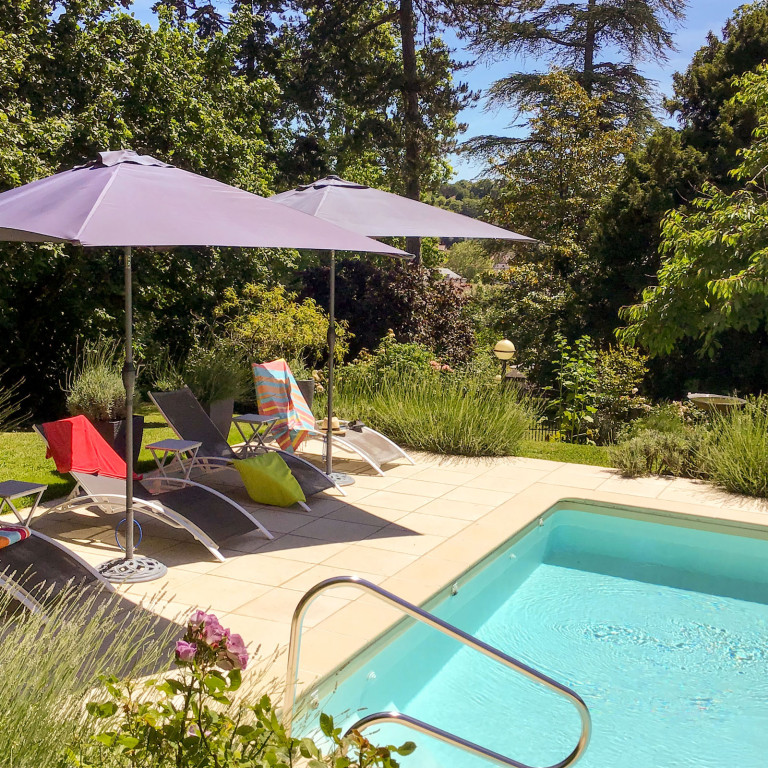 Les Tulipiers villa with a Secure child-friendly pool with a rigid safety cover