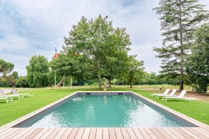 Chateau de Bel Air luxury holiday accommodation near Pomerol near Saint-Émilion and Bordeaux, Southwest France