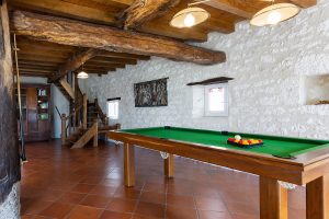 Jubin pool table