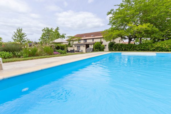 Les Oliviers holiday gite in SW France