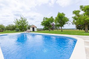 Private pool at Les Rosiers