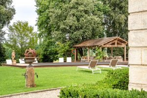 Chateau de Bel Air luxury holiday accommodation near Pomerol near Saint-Émilion and Bordeaux, Southwest France