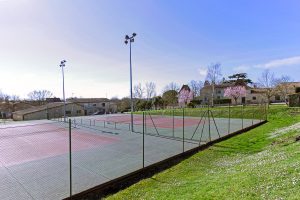 Public Tennis courts in Saint-Sernin