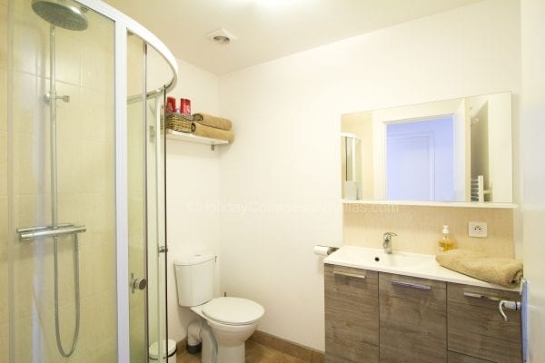 Shower room and wc, Tilleul cottage