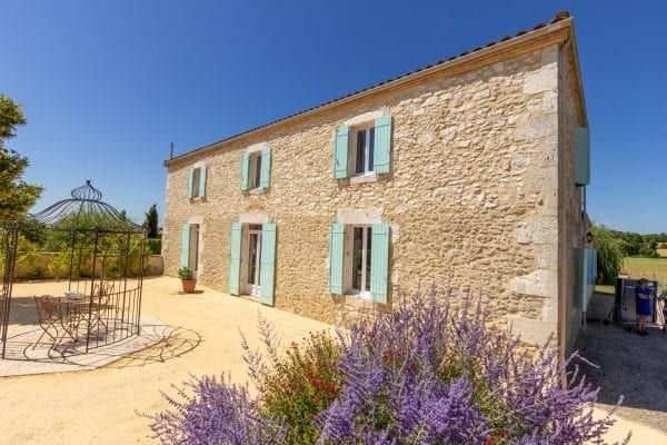 Le Rieutord is 300 metres from the main road, the last house in a small community of 4 houses