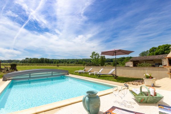 Views over the pool and to the vines