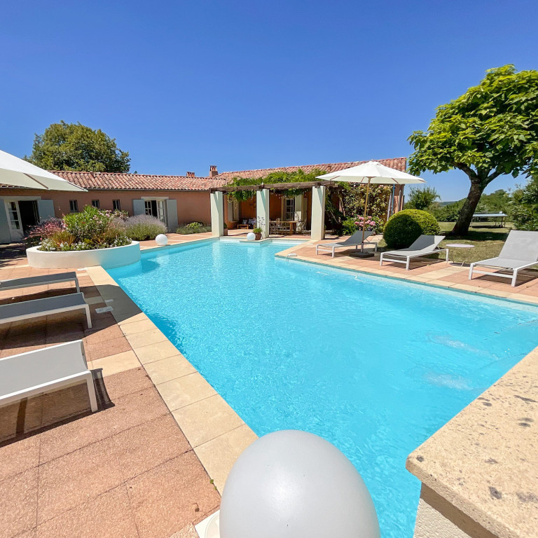 Villa Alouette holiday villa with a private pool in SW France near Duras and Monsegur