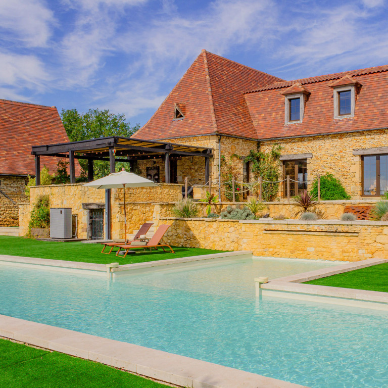 La Trilogie, Vue sur le Vallon,- holiday gite in the Dordogne south west France with a pool