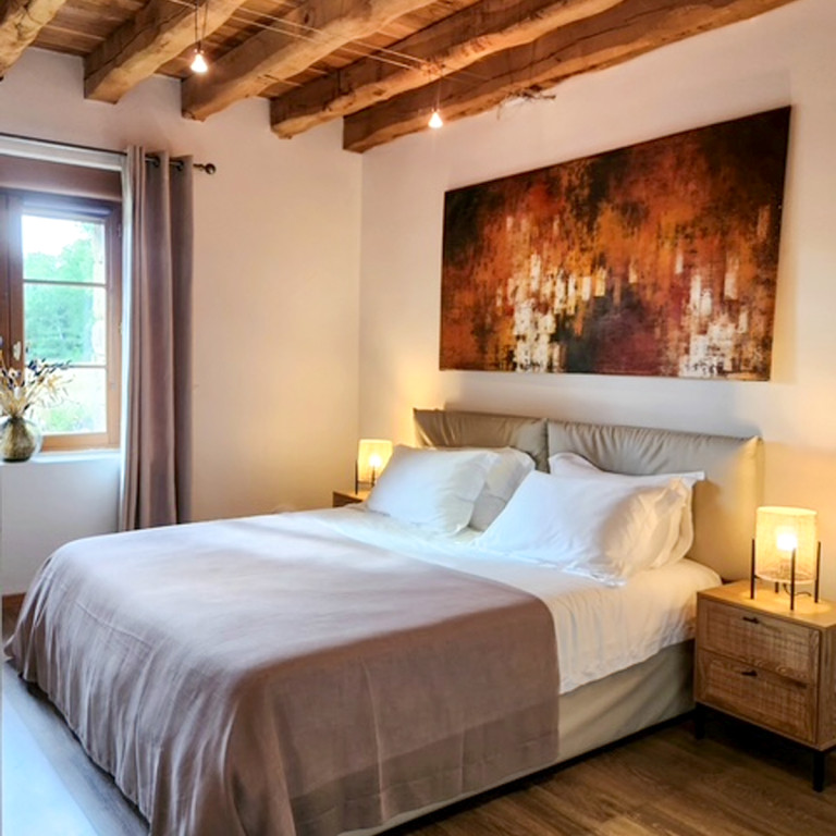 La Trilogie, Vue sur le Vallon,- holiday gite in the Dordogne south west France with a pool