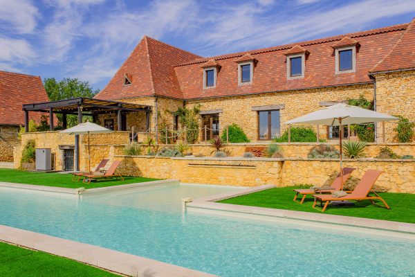 Le Vallon, over looking the pool