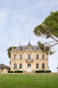 Chateau de Bel Air luxury holiday accommodation near Pomerol near Saint-Émilion and Bordeaux, Southwest France
