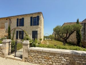 Welcome to Pierres et Terroirs holiday house in SW France