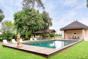Chateau de Bel Air luxury holiday accommodation near Pomerol near Saint-Émilion and Bordeaux, Southwest France
